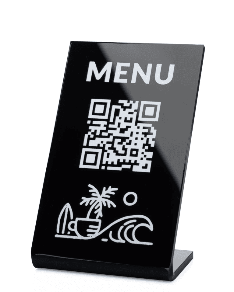 QR menü için pleksi masa standı örneği